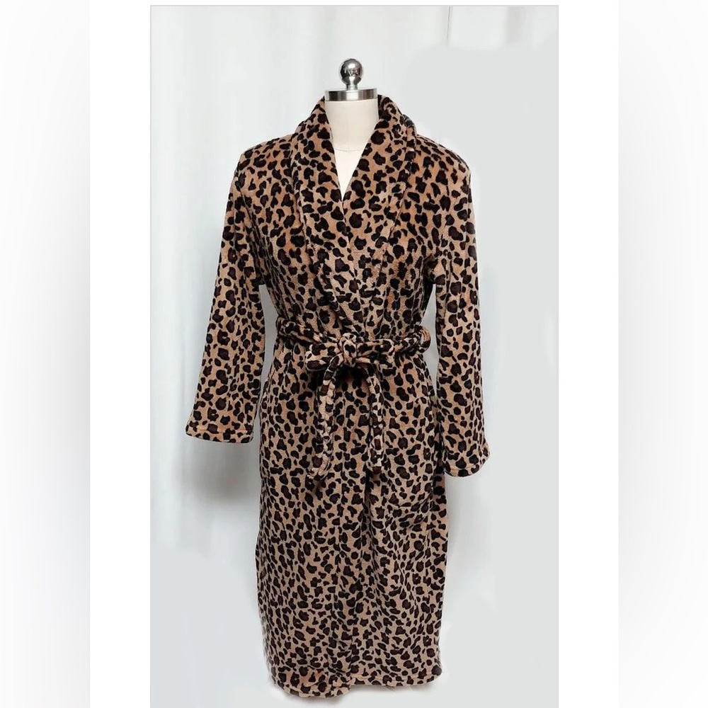 Noire Jasmine Rose women’s leopard robe